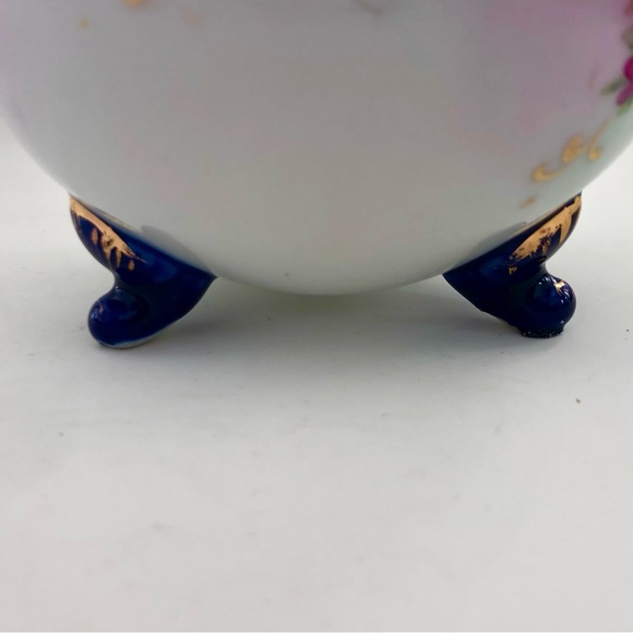 Vintage Round Bud Vase Pot 4" Porcelain Unmarked 3 legs Blue White Floral - Picture 7 of 16